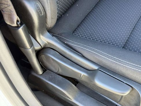 Used 2024 GMC Terrain SLE image 30