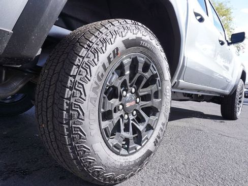 New 2026 GMC Canyon Elevation w/ Convenience Package image 6