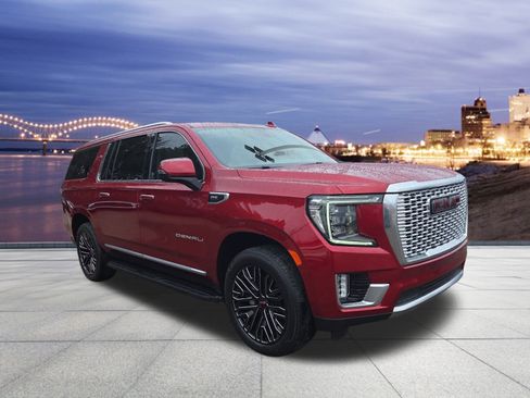 Used 2021 GMC Yukon XL Denali w/ LPO, Illumination Package image 4