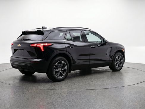 Used 2025 Chevrolet Blazer LT FWD image 9