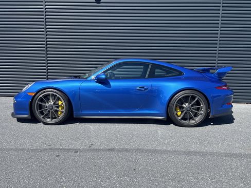 Used 2015 Porsche 911 GT3 RWD image 2
