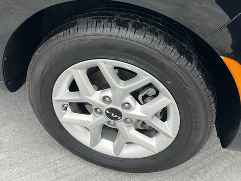 Used 2025 Kia Soul LX w/ LX Technology Package image 28