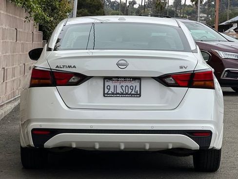 Used 2024 Nissan Altima 2.5 SV FWD image 7