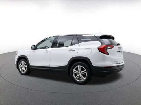 Used 2024 GMC Terrain SLE FWD image 7