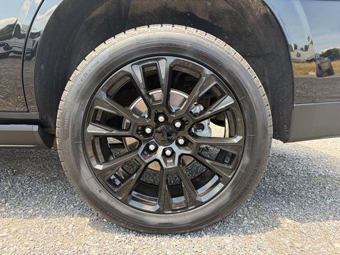 Used 2025 GMC Yukon Denali w/ Sun & Power Step Package AWD/4WD image 16