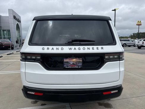 Used 2025 Jeep Grand Wagoneer Series III w/ Rear Seat Video Group 1 image 6