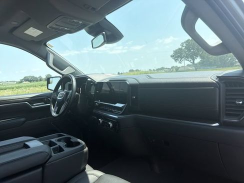 Used 2025 GMC Sierra 1500 SLT AWD/4WD image 18