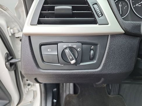 Used 2017 BMW 320i Sedan image 31