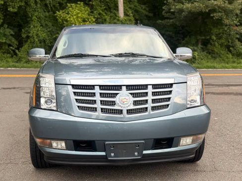 Used 2008 Cadillac Escalade AWD image 2