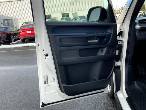 New 2025 Volkswagen ID. Buzz Pro S image 19