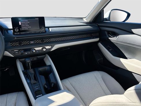Certified 2024 Honda Accord LX image 25
