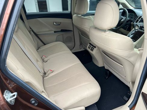 Used 2011 Toyota Venza AWD image 11