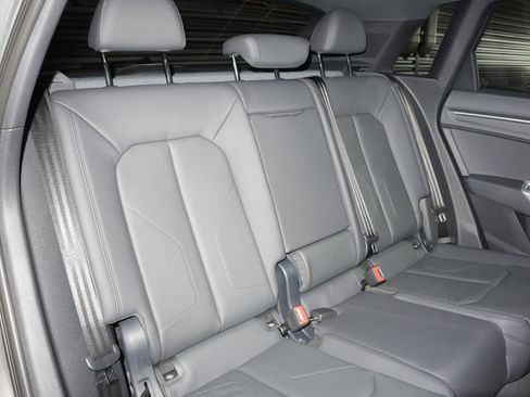 New 2025 Audi Q3 2.0T Premium image 11