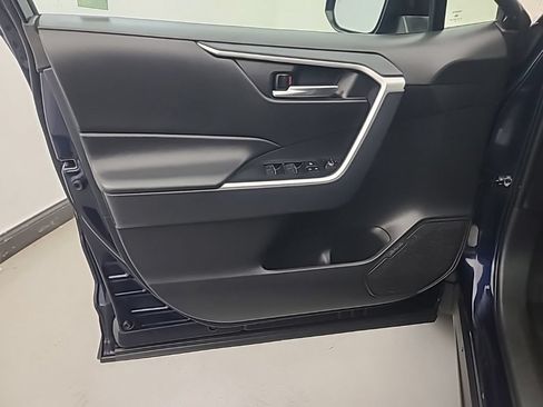 Used 2025 Toyota RAV4 XLE AWD/4WD image 22