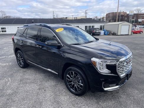 Used 2024 GMC Terrain Denali w/ Black Diamond Edition image 3