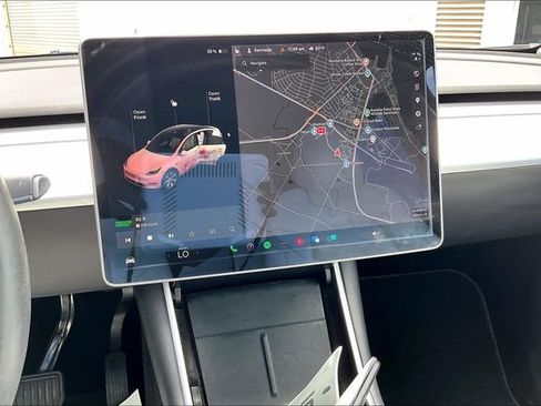 Used 2021 Tesla Model Y Long Range AWD/4WD image 6
