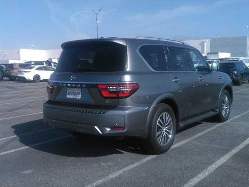 Used 2024 Nissan Armada SL w/ Captain's Chairs Package RWD image 2