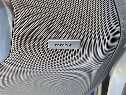 Used 2021 GMC Yukon SLT w/ SLT Premium Package image 29