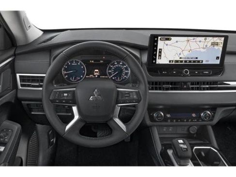 Used 2025 Mitsubishi Outlander SE image 6