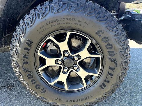 Used 2020 Jeep Gladiator Overland w/ Popular Equipment Package image 12