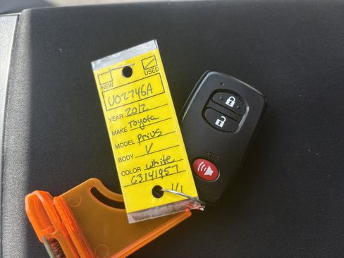 Used 2012 Toyota Prius V Five image 32