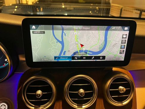 Used 2020 Mercedes-Benz GLC 300 4MATIC Coupe image 19