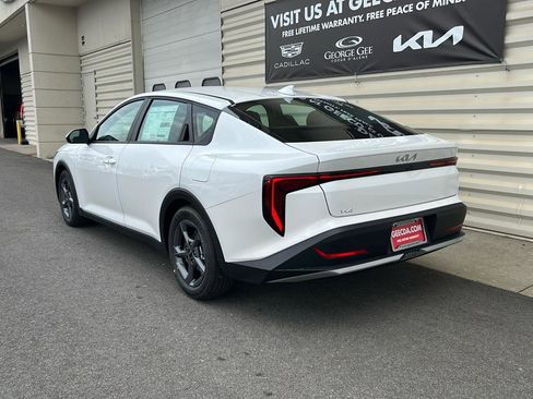 New 2025 Kia K4 LXS image 6