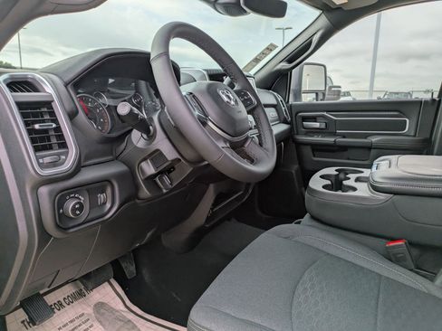 New 2025 RAM 2500 Lone Star AWD/4WD image 9