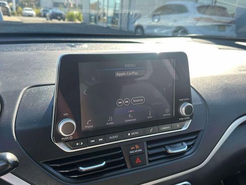 Used 2025 Nissan Altima 2.5 S FWD image 25