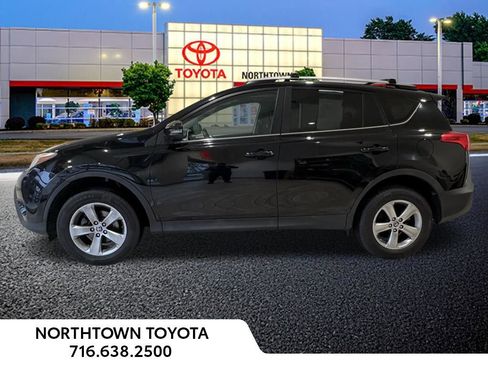 Used 2015 Toyota RAV4 XLE image 2