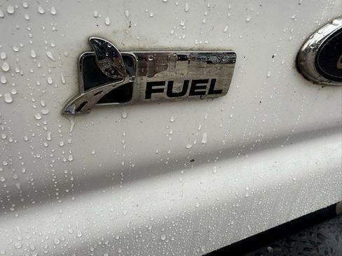 Used 2010 Ford E-150 and Econoline 150 image 5