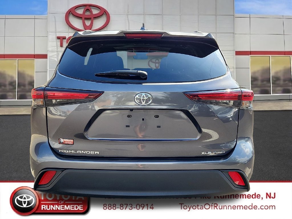 Certified 2025 Toyota Highlander XLE AWD/4WD image 5