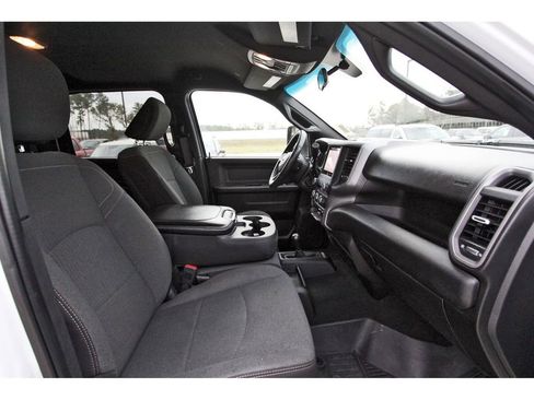 Used 2024 RAM 2500 Tradesman w/ Chrome Appearance Group image 25