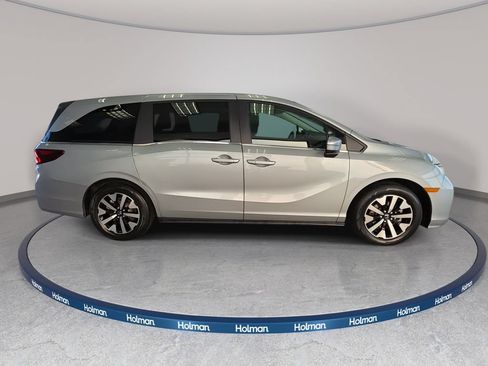 Used 2025 Honda Odyssey EX-L image 4