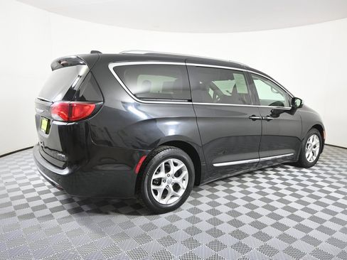Used 2020 Chrysler Pacifica Limited w/ Advanced Safetytec Group image 6