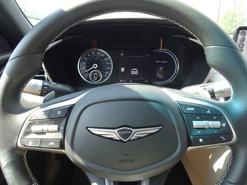 New 2025 Genesis G70 2.5T image 18