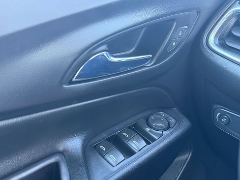 Used 2018 Chevrolet Equinox LT AWD/4WD image 19