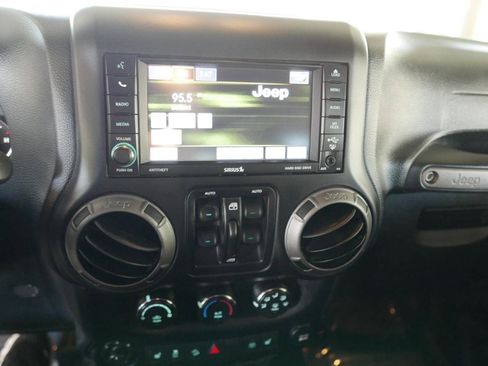 Used 2017 Jeep Wrangler Unlimited Sport AWD/4WD image 19