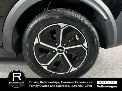 Used 2023 Kia Niro EX image 5