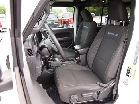 Used 2024 Jeep Wrangler Unlimited Rubicon 4xe AWD/4WD image 8