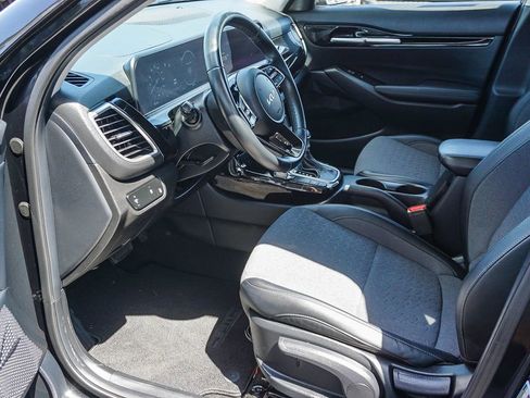 Certified 2024 Kia Seltos S FWD image 18