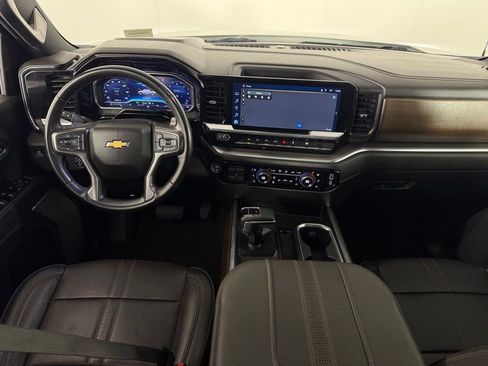 Used 2023 Chevrolet Silverado 1500 High Country w/ Technology Package AWD/4WD image 12
