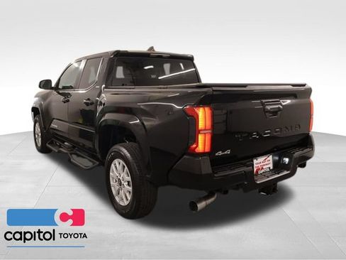 Certified 2024 Toyota Tacoma SR5 AWD/4WD image 5