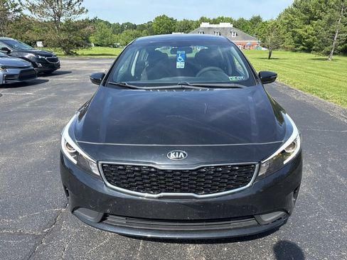 Used 2017 Kia Forte LX FWD image 2