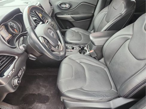 Used 2019 Jeep Cherokee Limited FWD image 18