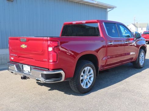 Used 2022 Chevrolet Silverado 1500 LTZ AWD/4WD image 3