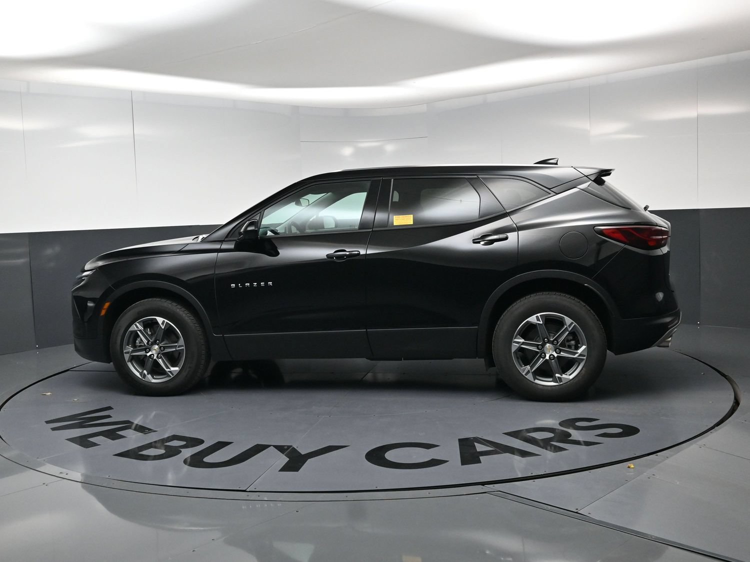 Used 2026 Chevrolet Blazer LT FWD image 6