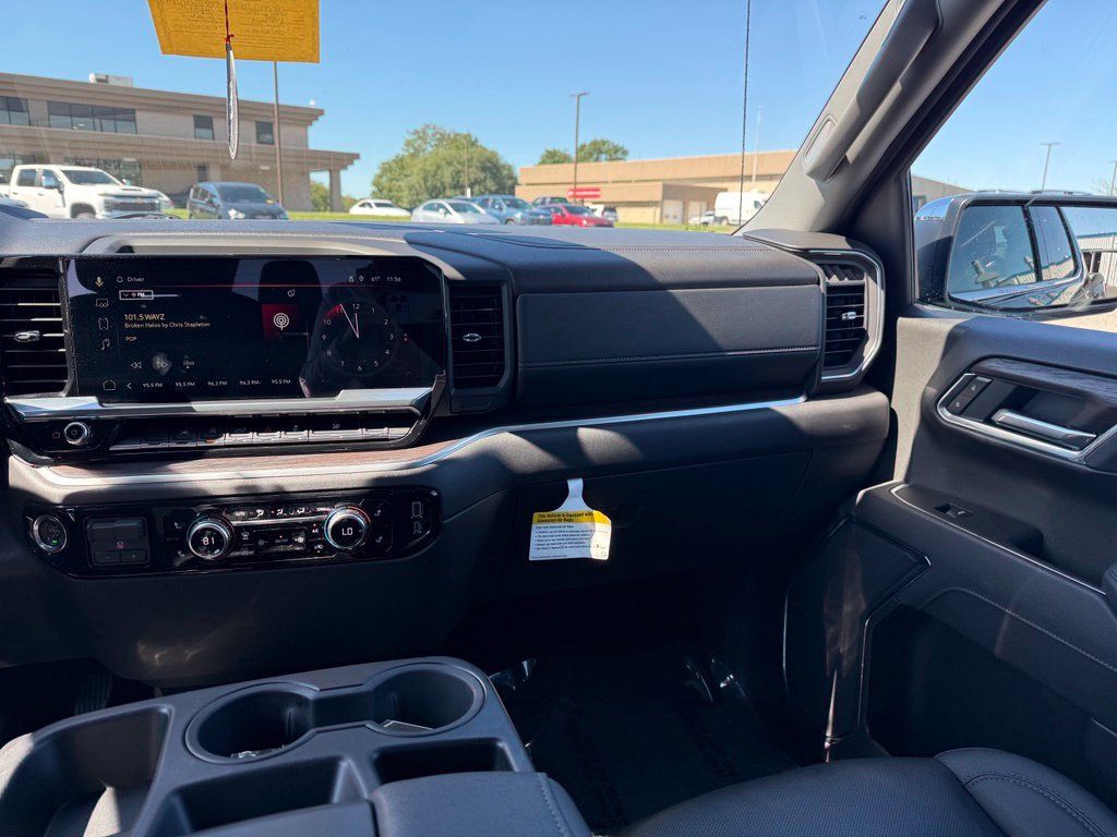 Used 2026 GMC Sierra 1500 SLT AWD/4WD image 14