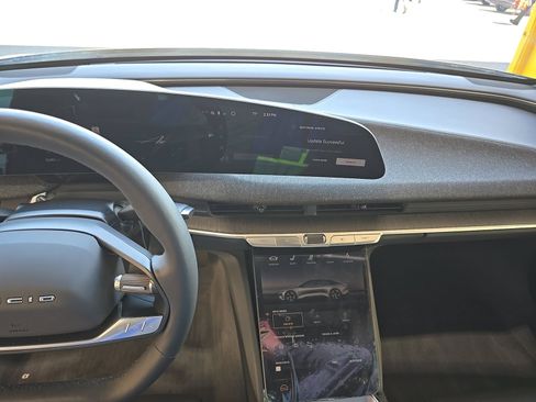 Used 2025 Lucid Air Touring AWD/4WD image 15