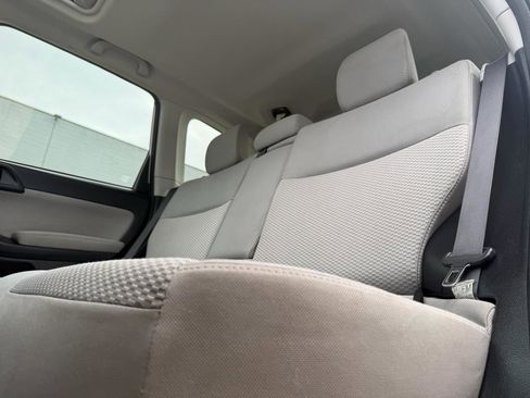 Used 2015 Subaru Forester 2.5i Premium w/ All-Weather Package image 9